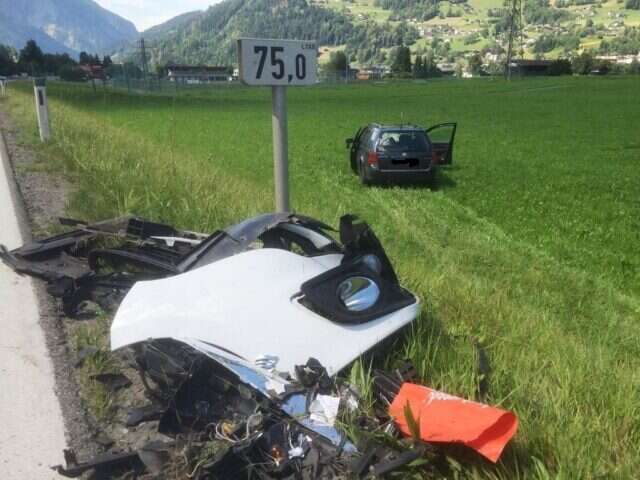 Verkehrsunfall L188 Hoehe Fussballplatz 6 8