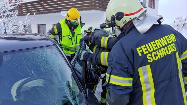 Verkehrsunfall auf der Silbertalerstrasse Abzweigung Hoeflestrasse 2 6