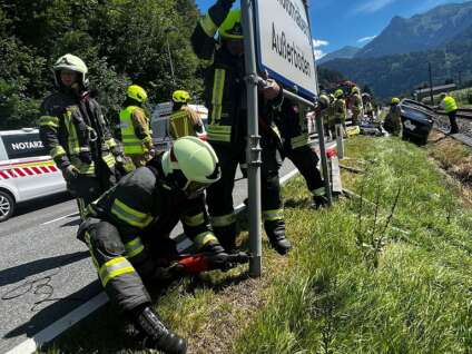 Feuerwehr Schruns Verkehrsunfall Ortseinfahrt Bartholomaeberg 6