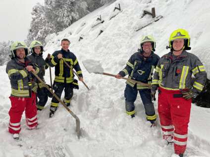 Feuerwehr Schruns mehrere Schneeeinsaetze 11