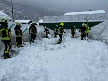 Feuerwehr Schruns mehrere Schneeeinsaetze 14