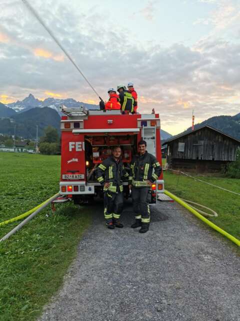 Probe Feldbrand mit Wasserwerfer